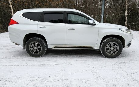 Mitsubishi Pajero Sport III рестайлинг, 2018 год, 3 250 000 рублей, 4 фотография