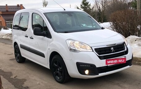 Peugeot Partner II рестайлинг 2, 2022 год, 1 790 000 рублей, 3 фотография