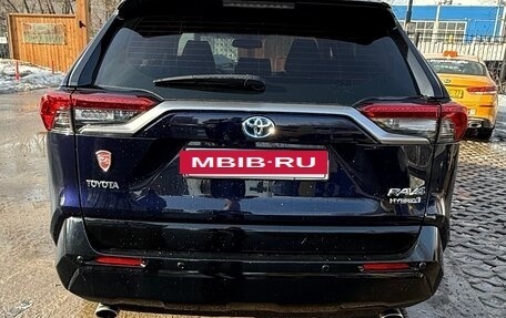 Toyota RAV4, 2023 год, 3 950 000 рублей, 5 фотография