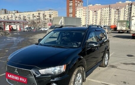 Mitsubishi Outlander III рестайлинг 3, 2011 год, 1 300 000 рублей, 3 фотография