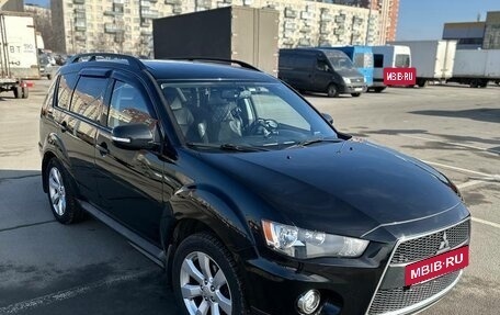 Mitsubishi Outlander III рестайлинг 3, 2011 год, 1 300 000 рублей, 4 фотография