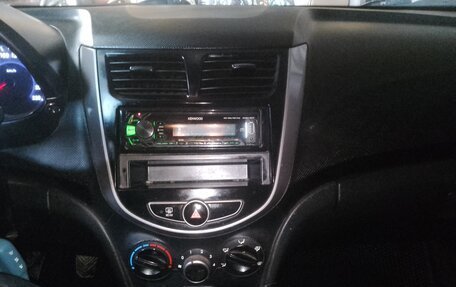 Hyundai Solaris II рестайлинг, 2016 год, 7 фотография