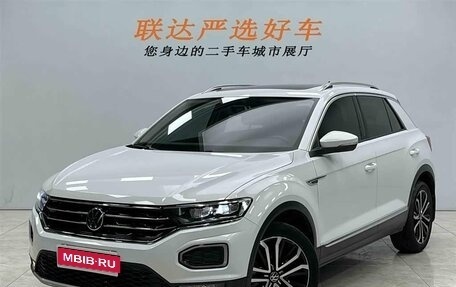 Volkswagen T-Roc I, 2022 год, 2 324 500 рублей, 1 фотография