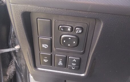 Toyota Land Cruiser Prado 150 рестайлинг 2, 2010 год, 3 000 000 рублей, 11 фотография