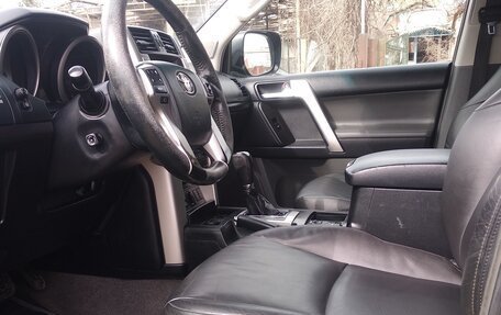 Toyota Land Cruiser Prado 150 рестайлинг 2, 2010 год, 3 000 000 рублей, 8 фотография