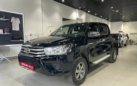 Toyota Hilux VIII, 2018 год, 2 800 000 рублей, 1 фотография