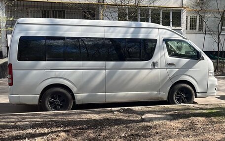 Toyota HiAce H200, 2012 год, 2 700 000 рублей, 4 фотография