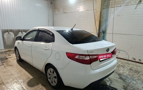 KIA Rio III рестайлинг, 2014 год, 950 000 рублей, 10 фотография