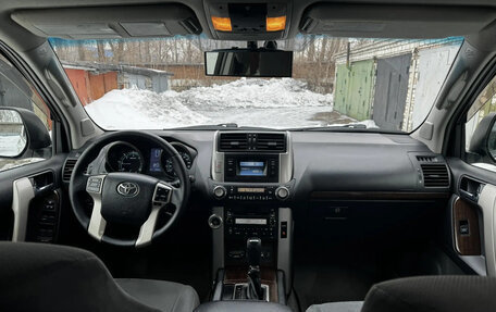 Toyota Land Cruiser Prado 150 рестайлинг 2, 2011 год, 3 100 000 рублей, 8 фотография