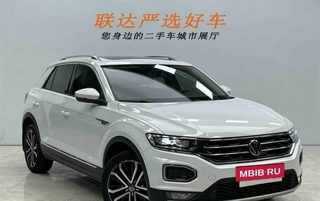 Volkswagen T-Roc I, 2022 год, 2 324 500 рублей, 3 фотография