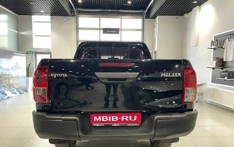Toyota Hilux VIII, 2018 год, 2 800 000 рублей, 5 фотография