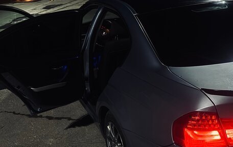 BMW 3 серия, 2011 год, 1 050 000 рублей, 17 фотография