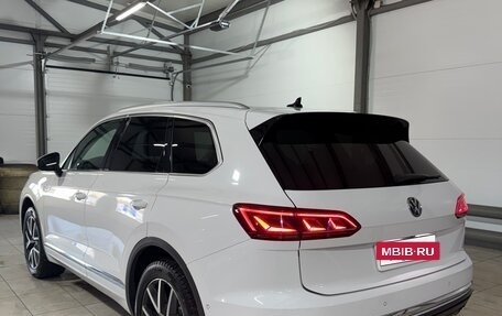 Volkswagen Touareg III, 2019 год, 4 400 000 рублей, 2 фотография