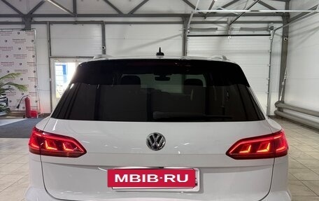 Volkswagen Touareg III, 2019 год, 4 400 000 рублей, 9 фотография