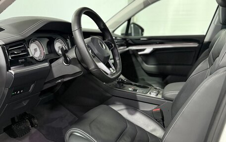 Volkswagen Touareg III, 2019 год, 4 400 000 рублей, 15 фотография