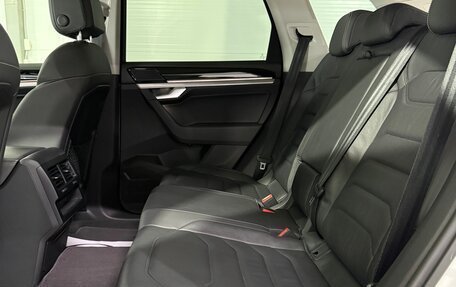 Volkswagen Touareg III, 2019 год, 4 400 000 рублей, 21 фотография