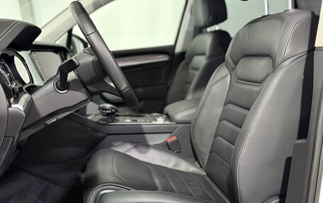 Volkswagen Touareg III, 2019 год, 4 400 000 рублей, 14 фотография