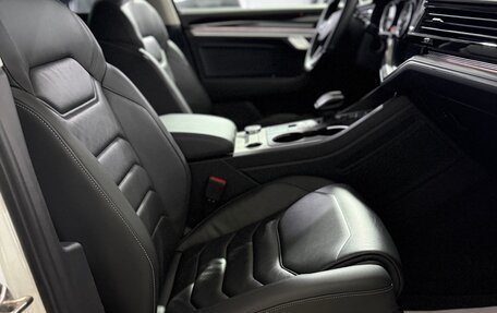 Volkswagen Touareg III, 2019 год, 4 400 000 рублей, 16 фотография