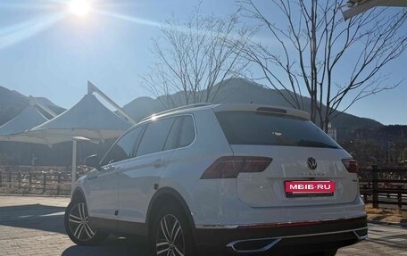 Volkswagen Tiguan II, 2023 год, 3 420 000 рублей, 4 фотография