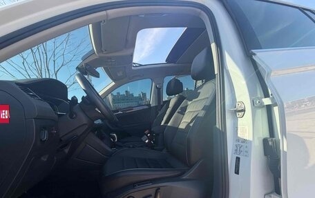 Volkswagen Tiguan II, 2023 год, 3 420 000 рублей, 7 фотография