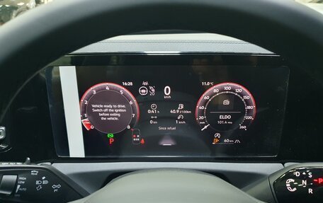 Volkswagen Tiguan, 2025 год, 5 000 000 рублей, 13 фотография