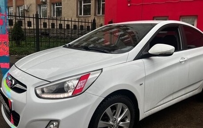 Hyundai Solaris II рестайлинг, 2013 год, 900 000 рублей, 1 фотография