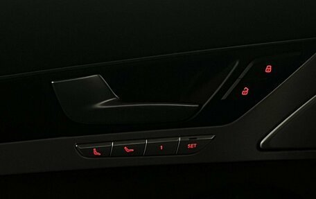 Audi A8, 2012 год, 1 799 777 рублей, 28 фотография