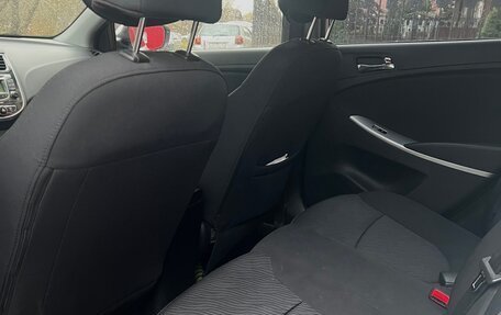 Hyundai Solaris II рестайлинг, 2013 год, 900 000 рублей, 5 фотография