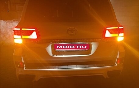 Toyota Land Cruiser 200, 2019 год, 8 500 000 рублей, 28 фотография