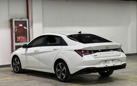 Hyundai Elantra, 2021 год, 1 750 000 рублей, 5 фотография