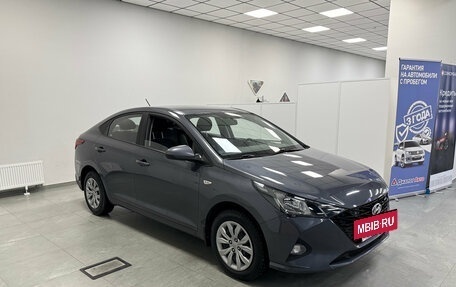 Hyundai Solaris II рестайлинг, 2021 год, 1 590 000 рублей, 3 фотография