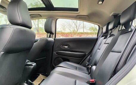 Honda Vezel, 2022 год, 1 684 000 рублей, 9 фотография