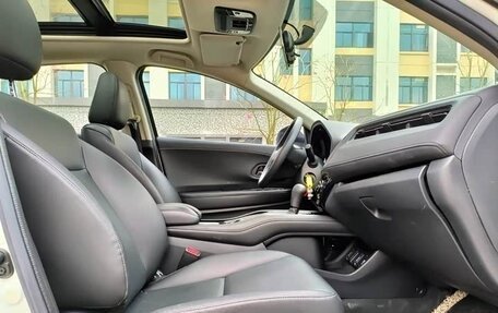 Honda Vezel, 2022 год, 1 684 000 рублей, 10 фотография