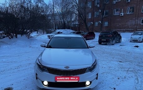 KIA K5 II, 2017 год, 1 700 000 рублей, 2 фотография