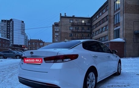 KIA K5 II, 2017 год, 1 700 000 рублей, 6 фотография