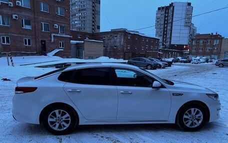 KIA K5 II, 2017 год, 1 700 000 рублей, 8 фотография