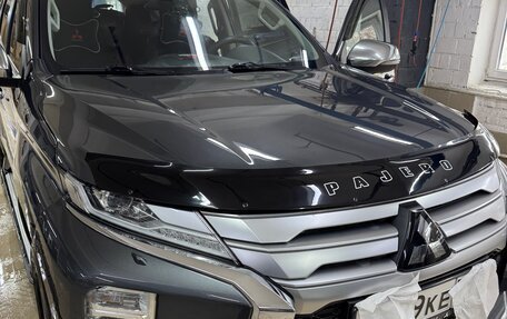 Mitsubishi Pajero Sport III рестайлинг, 2021 год, 4 500 000 рублей, 3 фотография