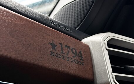 Toyota Sequoia, 2025 год, 15 990 000 рублей, 17 фотография