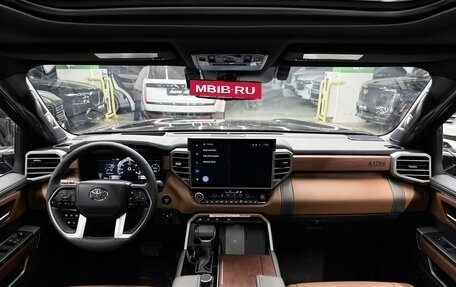 Toyota Sequoia, 2025 год, 15 990 000 рублей, 8 фотография