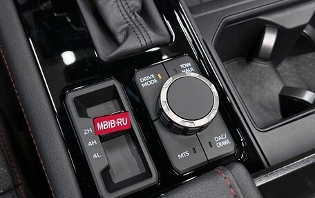 Toyota Sequoia, 2025 год, 15 990 000 рублей, 24 фотография