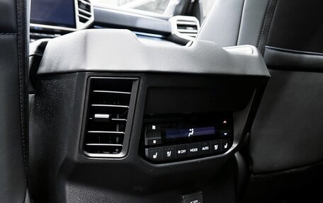 Toyota Sequoia, 2025 год, 15 990 000 рублей, 28 фотография