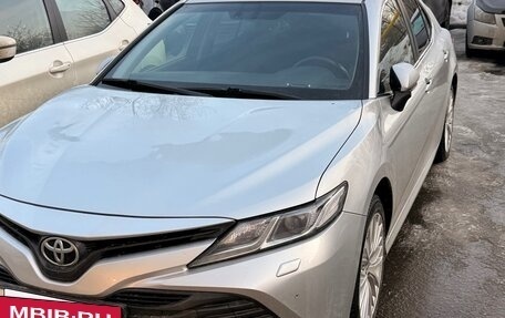 Toyota Camry, 2018 год, 2 780 000 рублей, 3 фотография
