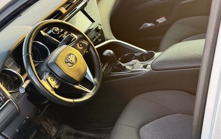 Toyota Camry, 2018 год, 2 780 000 рублей, 11 фотография