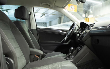 Volkswagen Tiguan II, 2017 год, 2 299 000 рублей, 12 фотография