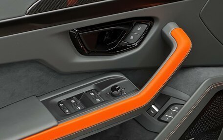 Lamborghini Urus I, 2025 год, 42 980 000 рублей, 33 фотография