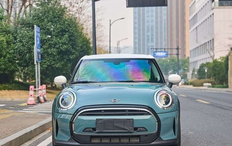 MINI Hatch, 2023 год, 2 780 000 рублей, 2 фотография