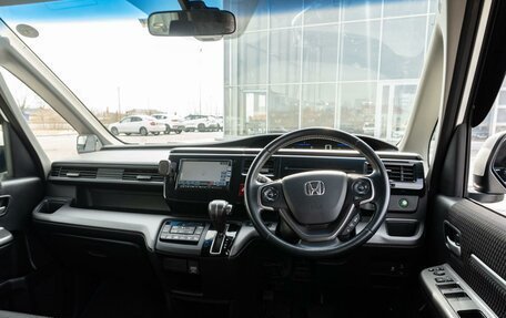 Honda Stepwgn IV, 2015 год, 1 699 000 рублей, 11 фотография