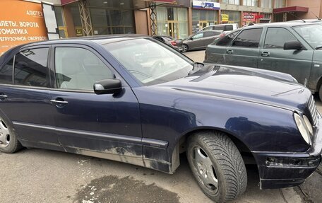 Mercedes-Benz E-Класс, 1999 год, 650 000 рублей, 3 фотография