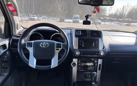 Toyota Land Cruiser Prado 150 рестайлинг 2, 2011 год, 2 170 000 рублей, 12 фотография