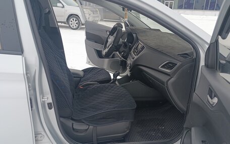 Hyundai Solaris II рестайлинг, 2017 год, 1 350 000 рублей, 5 фотография